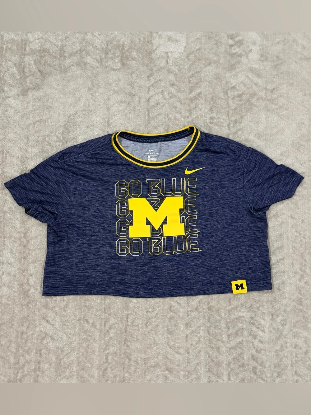 Nike Michigan Wolverines Heathered Navy Cropped Tee Sz M Collegiate Athleisure